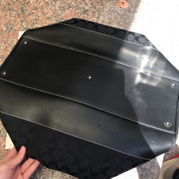 Coach Mini Duffel Authentic - Picture 7 of 7